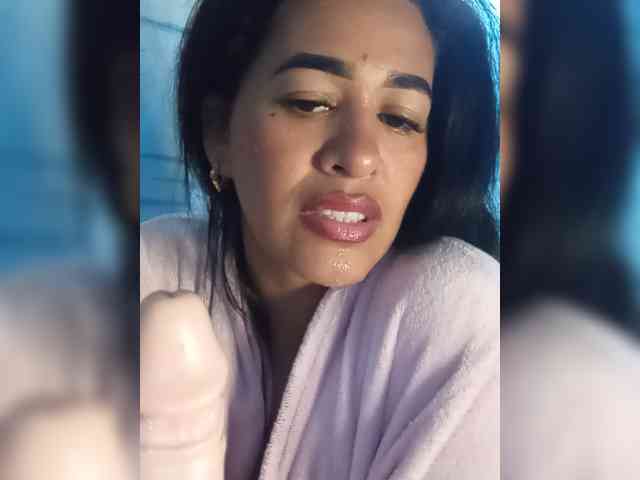 Letty33 webcam