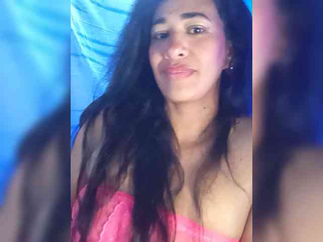 Letty33 webcam
