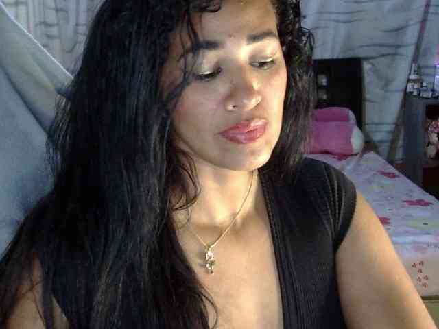 Letty33 webcam