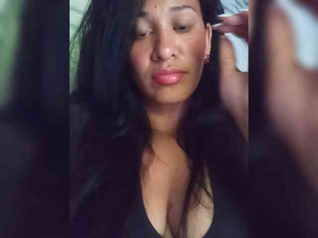 Letty33 webcam