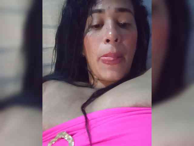 Letty33 webcam
