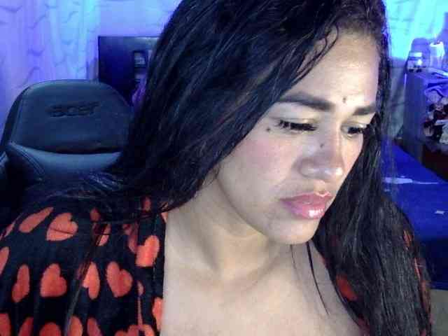 Letty33 webcam