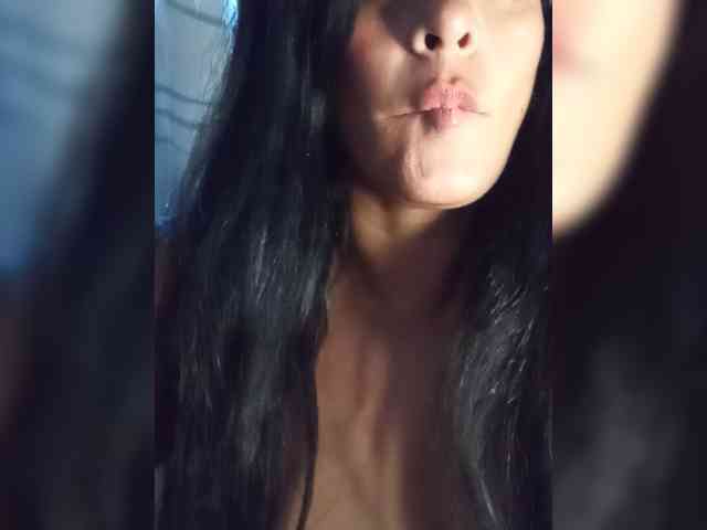 Letty33 webcam