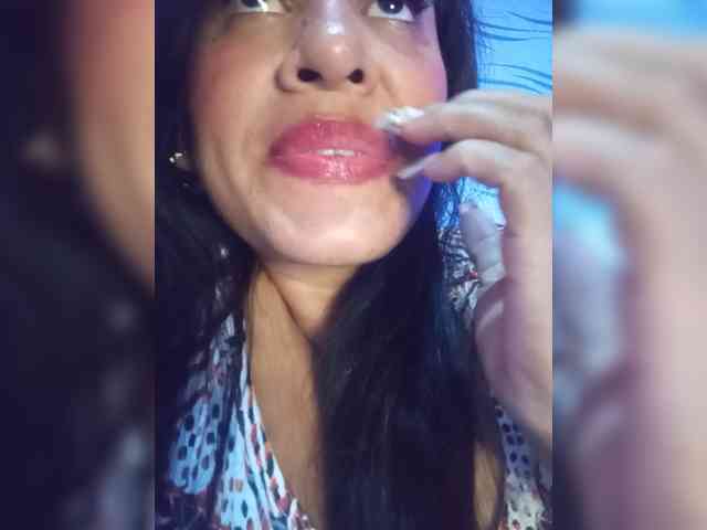 Letty33 webcam