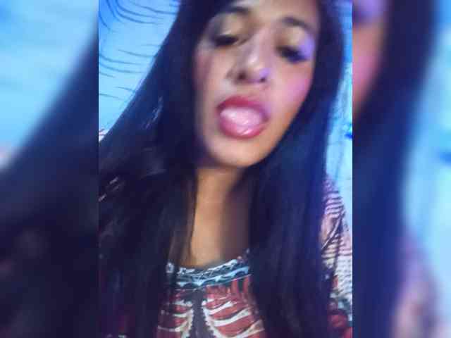 Letty33 webcam