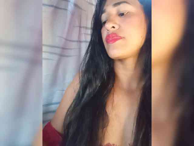 Letty33 webcam