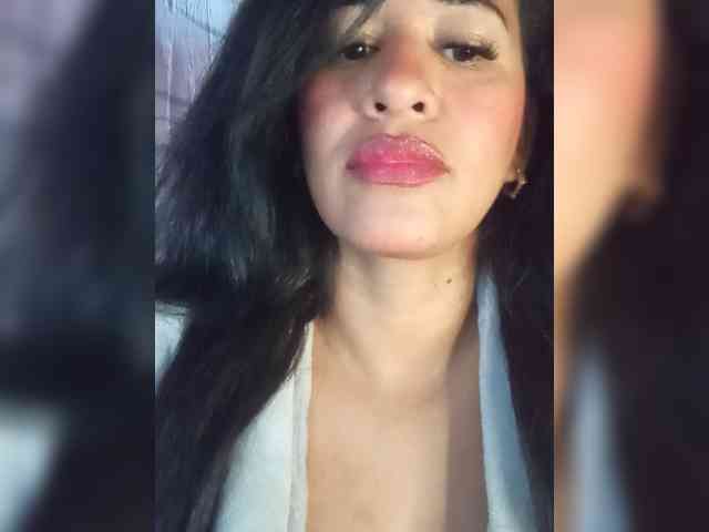 Letty33 webcam