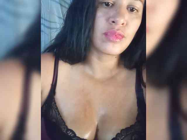 Letty33 webcam