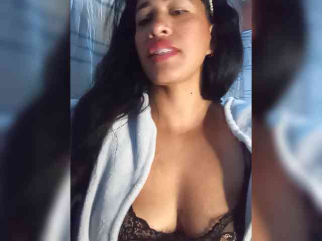 Letty33 webcam