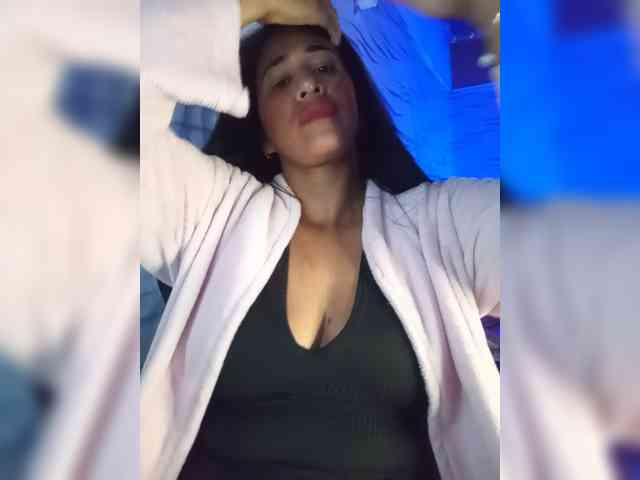 Letty33 webcam