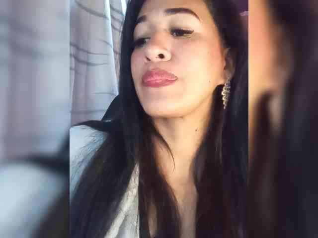Letty33 webcam