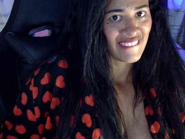 Letty33 webcam