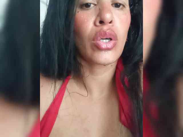 Letty33 webcam