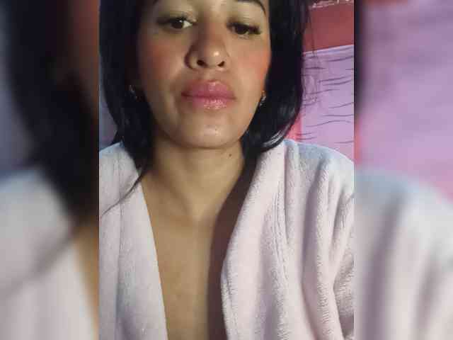 Letty33 webcam