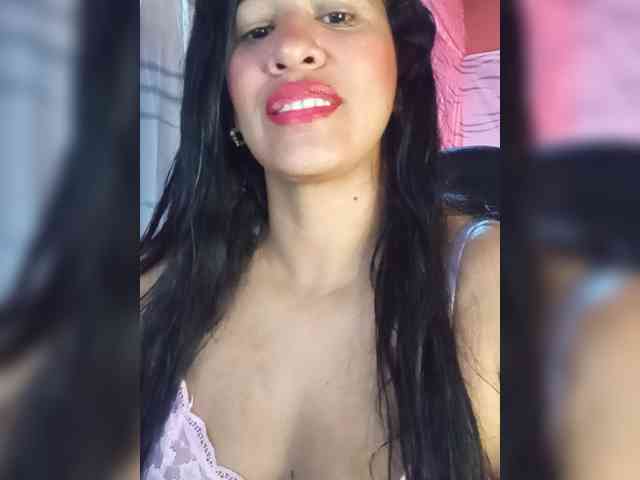Letty33 webcam