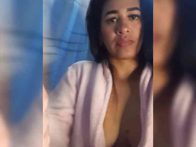 Letty33 webcam