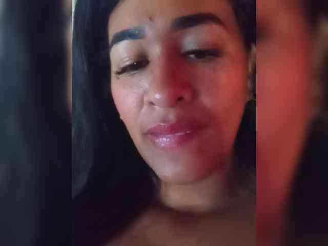 Letty33 webcam