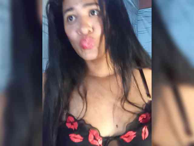 Letty33 webcam