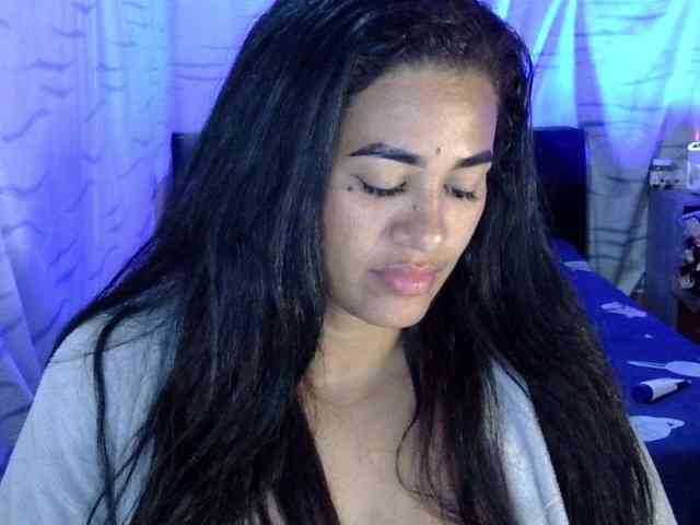 Letty33 webcam