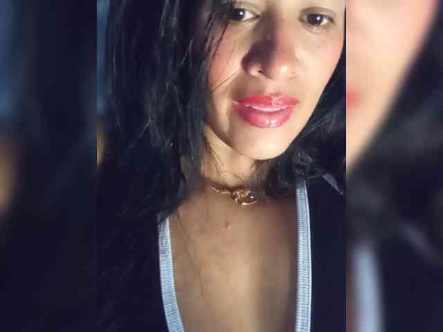 Letty33 webcam