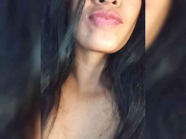 Letty33 webcam