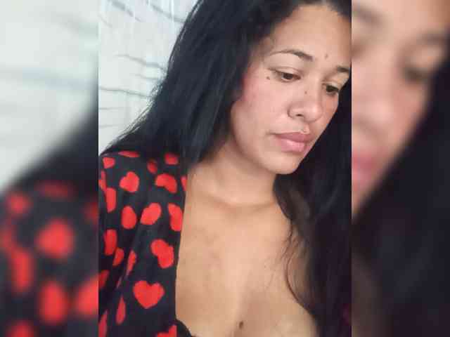 Letty33 webcam