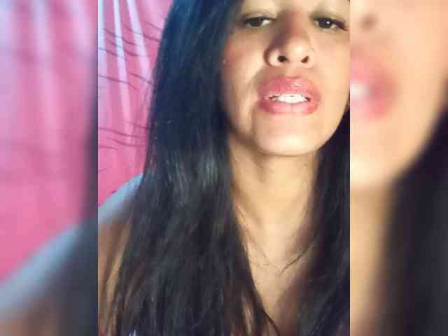 Letty33 webcam