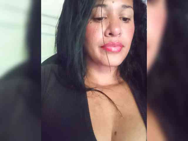 Letty33 webcam