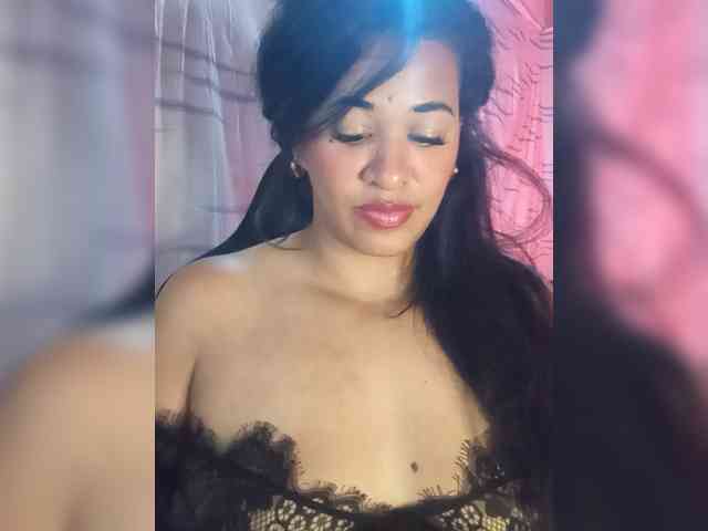 Letty33 webcam