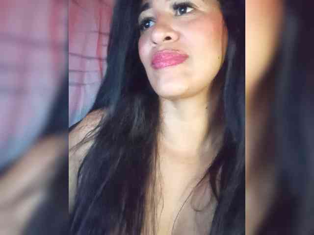 Letty33 webcam