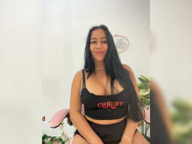 Tubebesitakarolina live cam on BongaCams
