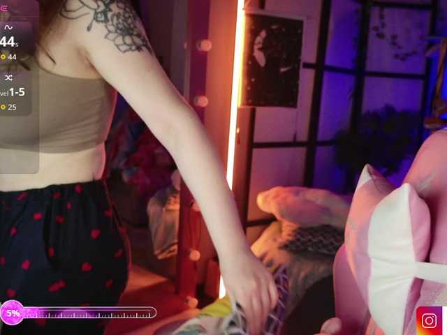 LilithSlut's BongaCams show and profile