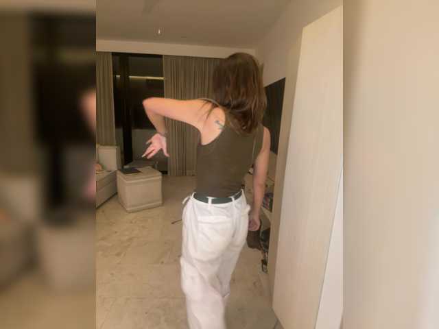 REALMEANTINA live cam on BongaCams