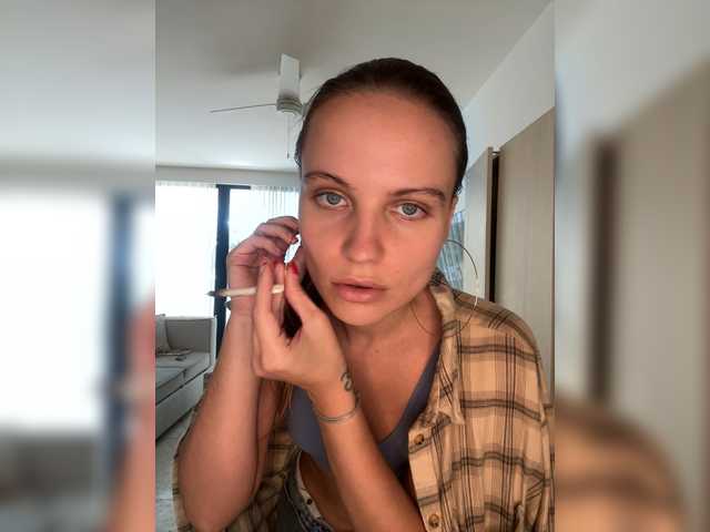 REALMEANTINA live cam on BongaCams