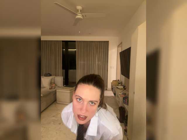 REALMEANTINA live cam on BongaCams