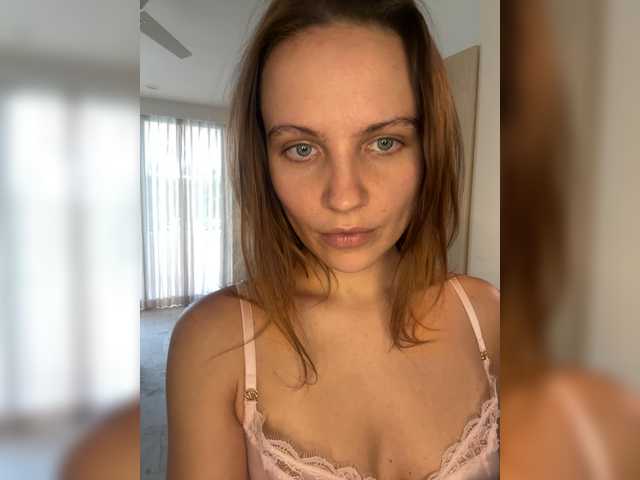REALMEANTINA live cam on BongaCams