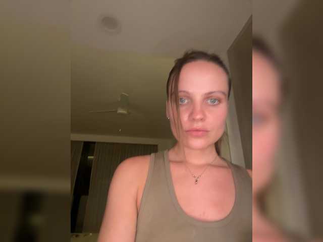 REALMEANTINA live cam on BongaCams