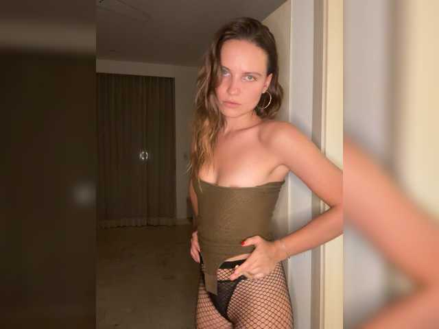 REALMEANTINA live cam on BongaCams