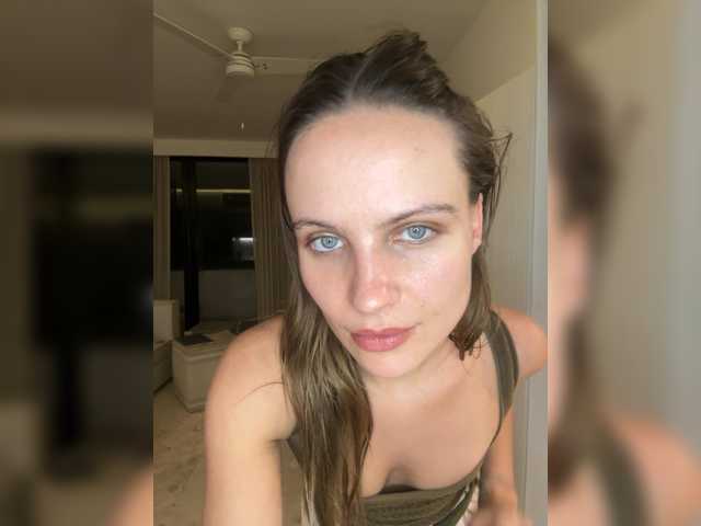 REALMEANTINA live cam on BongaCams