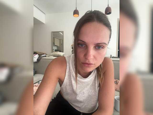 REALMEANTINA live cam on BongaCams
