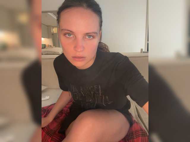 REALMEANTINA live cam on BongaCams