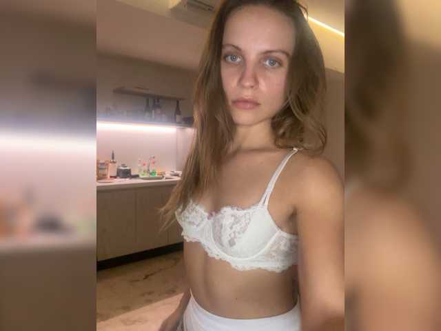 REALMEANTINA live cam on BongaCams