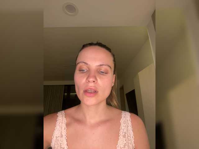 REALMEANTINA live cam on BongaCams
