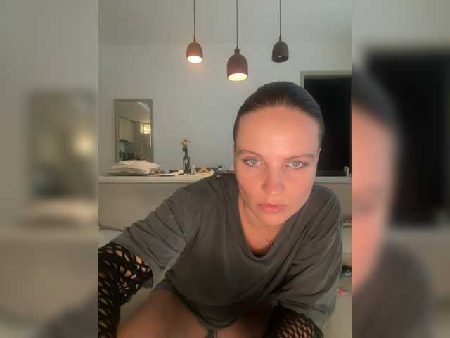 REALMEANTINA live cam on BongaCams