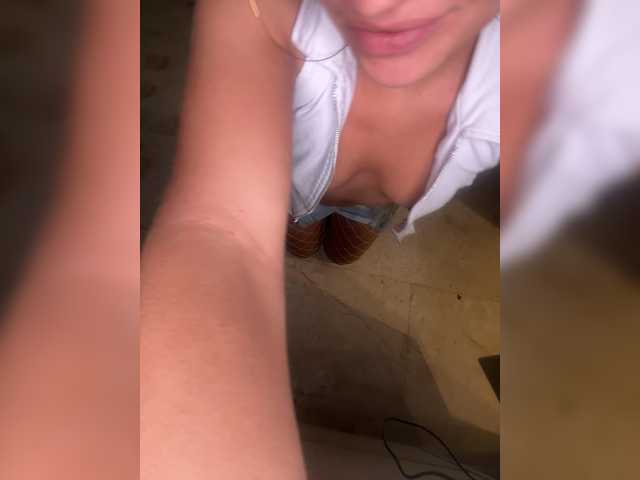 REALMEANTINA live cam on BongaCams
