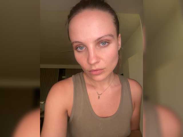 REALMEANTINA live cam on BongaCams