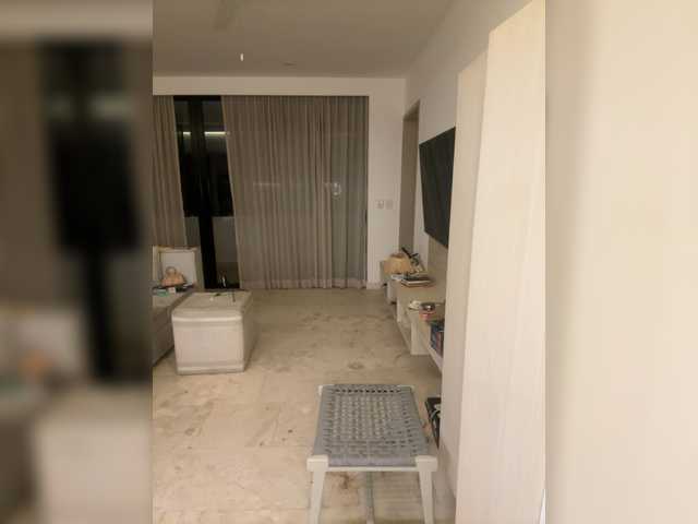 REALMEANTINA live cam preview