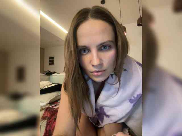 REALMEANTINA webcam