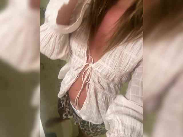 REALMEANTINA webcam