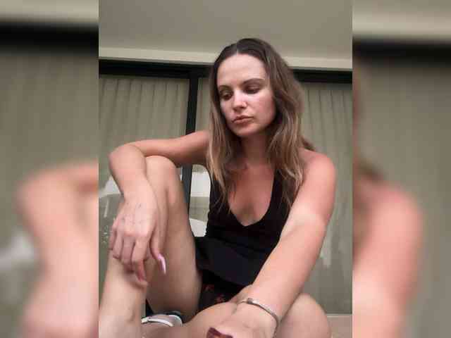 REALMEANTINA webcam